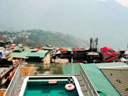 Swimming Pool at Hotel Maenamla